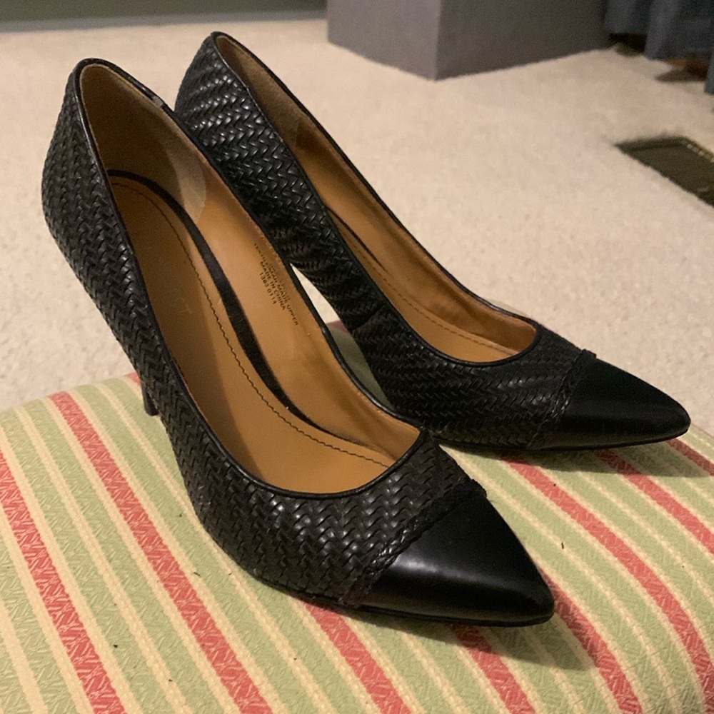 Nine West black 3.5 inch heels